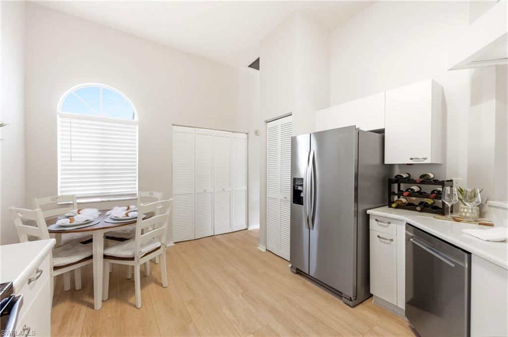 LAKESIDE CARRIAGE HOMES - Residential