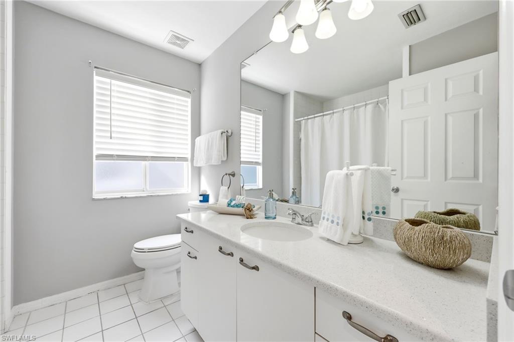 LAKESIDE CARRIAGE HOMES - Residential