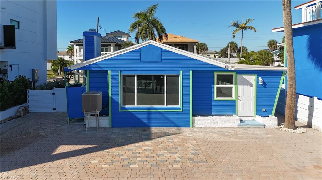 VENETIAN GARDENS - Residential