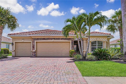 Photo of 2115 Vermont LN, NAPLES, FL 34120 (MLS # 226028562)