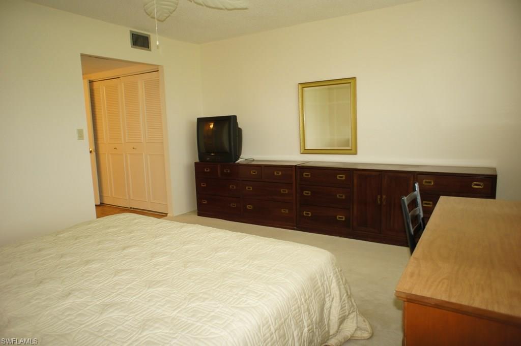 SEVEN LAKES - Residential