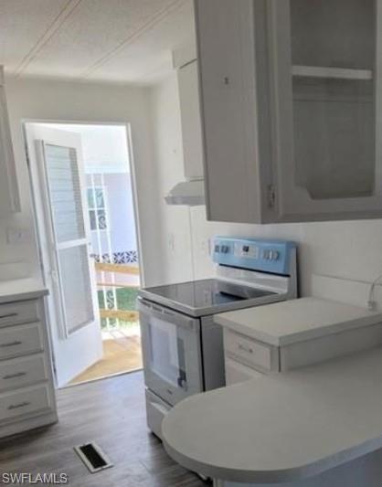 LAUREL ESTATES MOBILE HOME VIL - Residential Lease