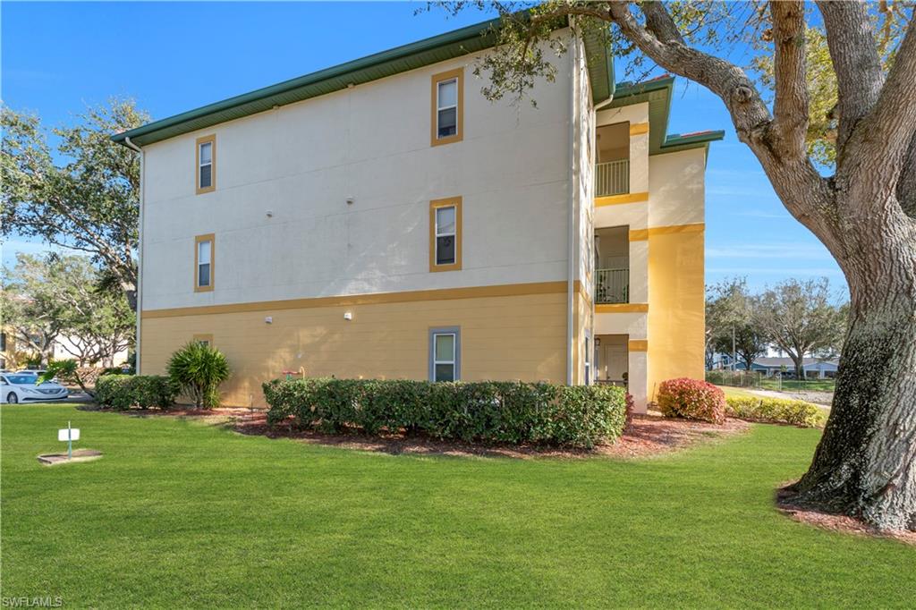 ROYAL GREENS - Residential