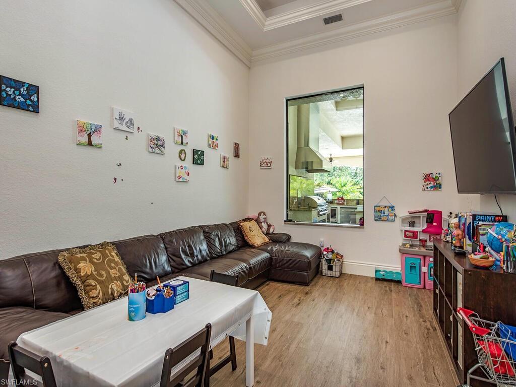 GOLDEN GATE ESTATES - Residential