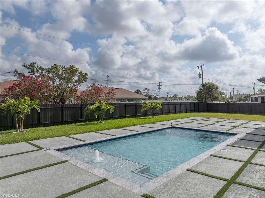 833 SW 16th TER