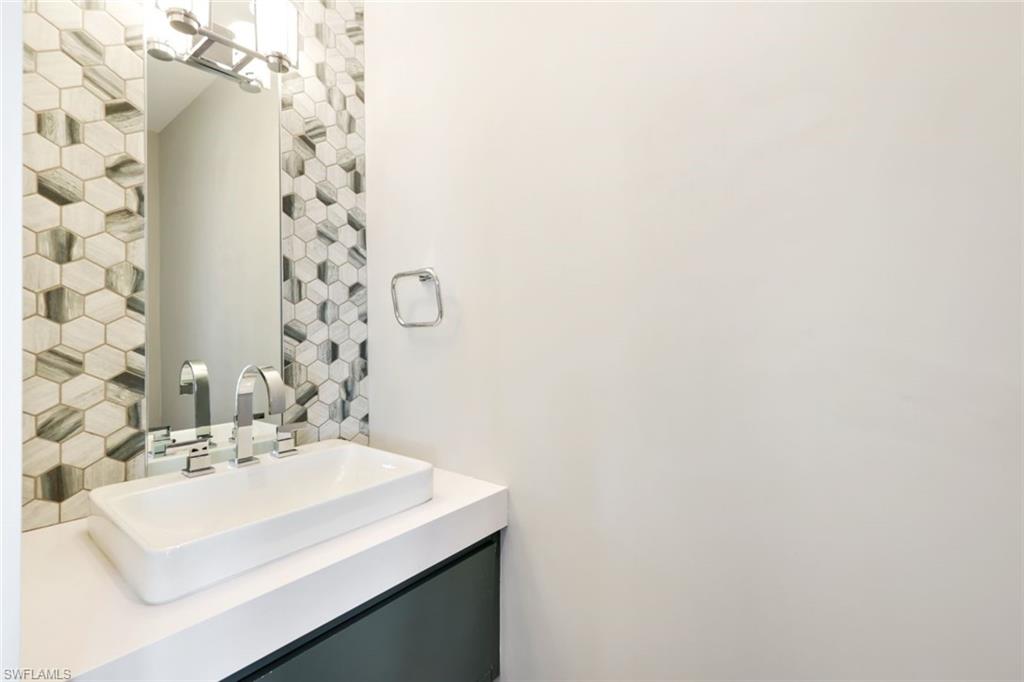 MANGROVE BAY - Residential