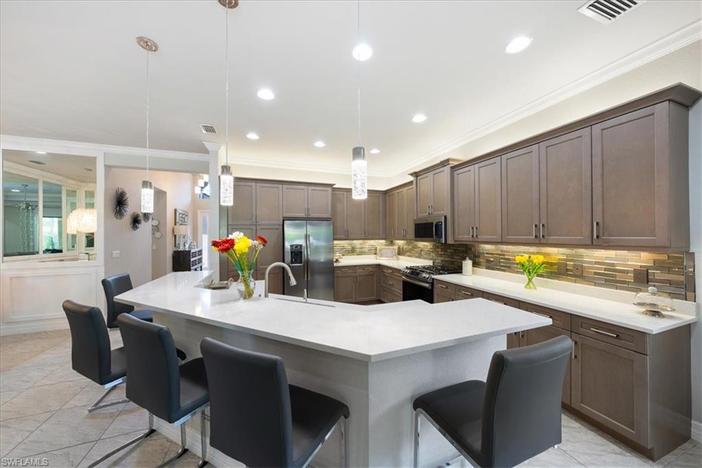 4662 Kensington CIR