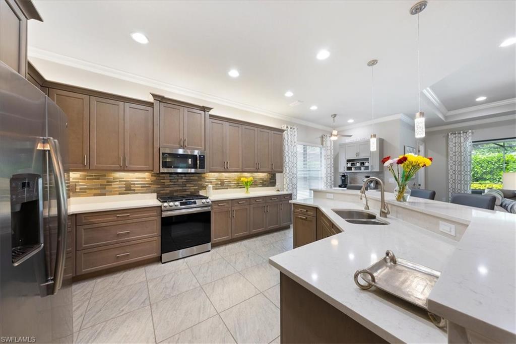 4662 Kensington CIR