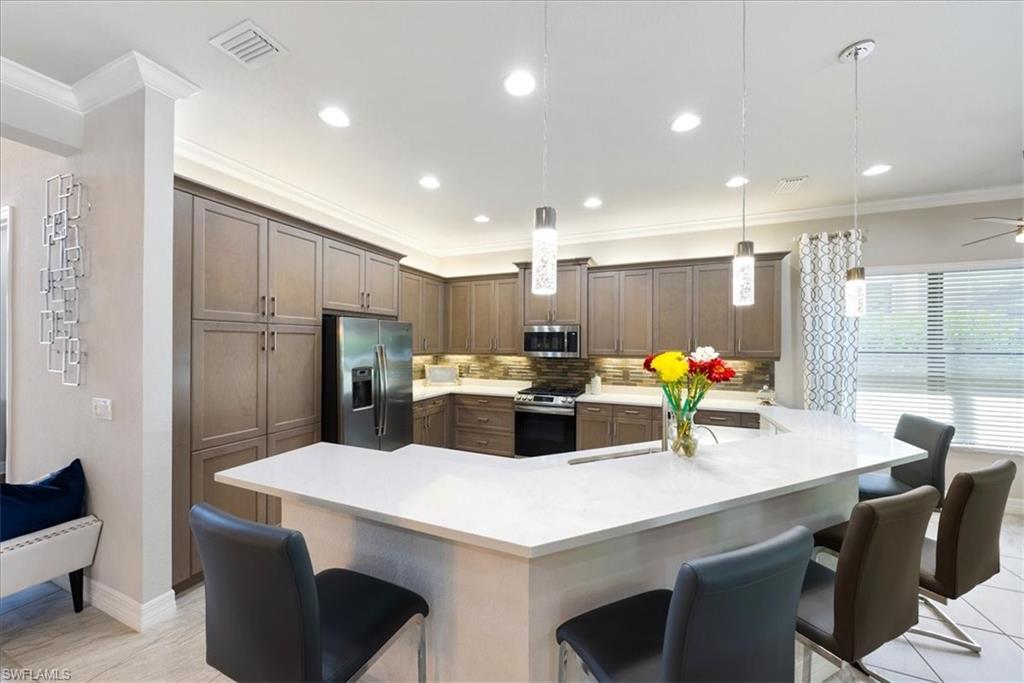 4662 Kensington CIR