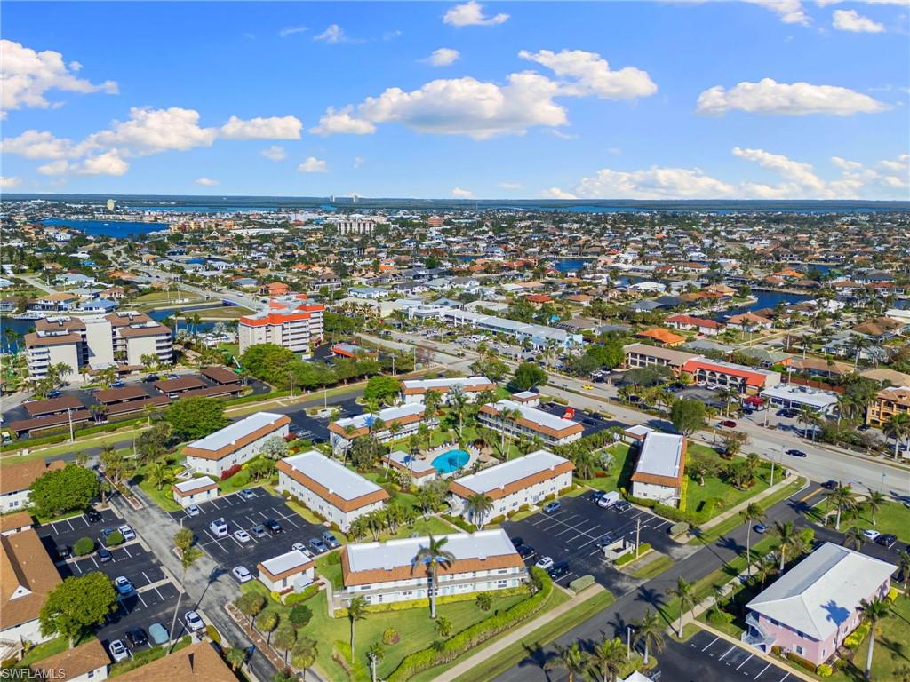 SEABREEZE CONDO - Residential