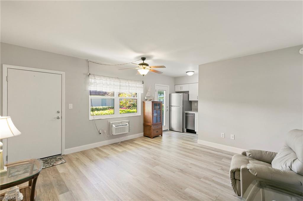 SEABREEZE CONDO - Residential