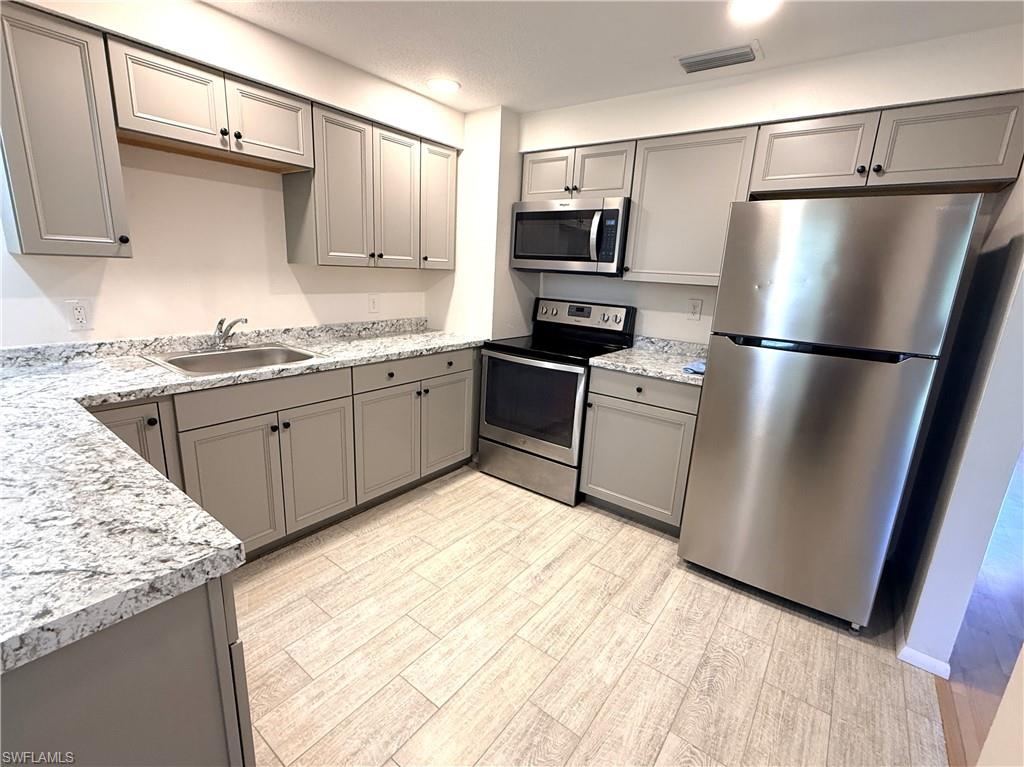 CAPE CORAL - Residential Lease