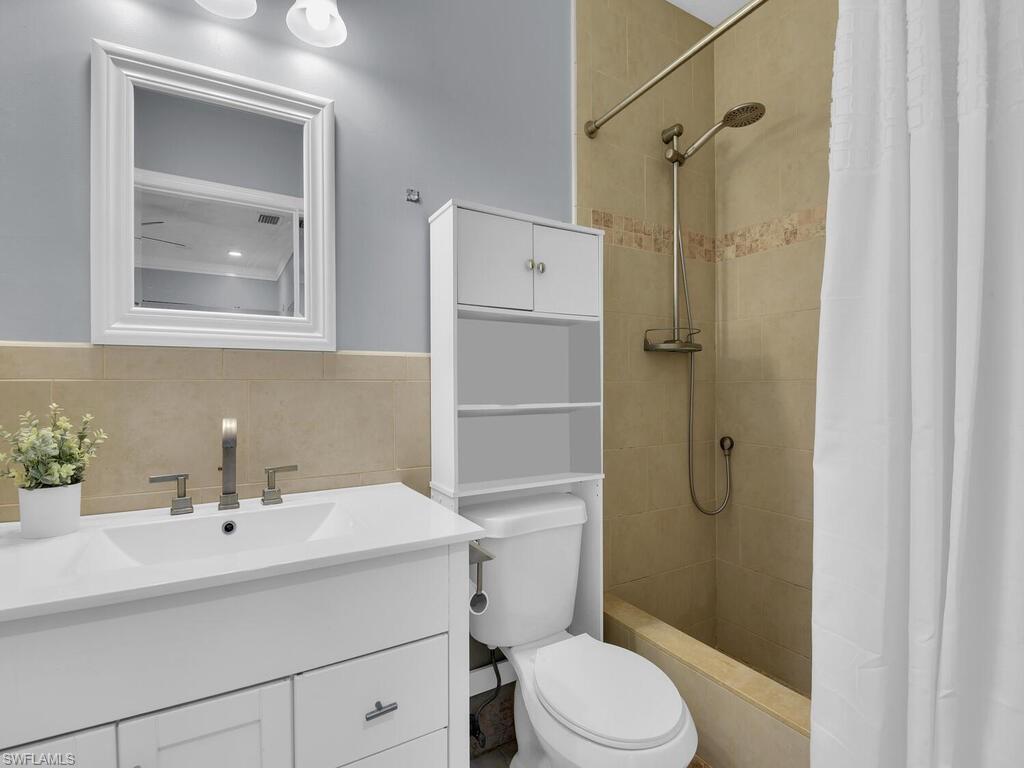 COURTYARDS AT GOLDEN GATE - Residential