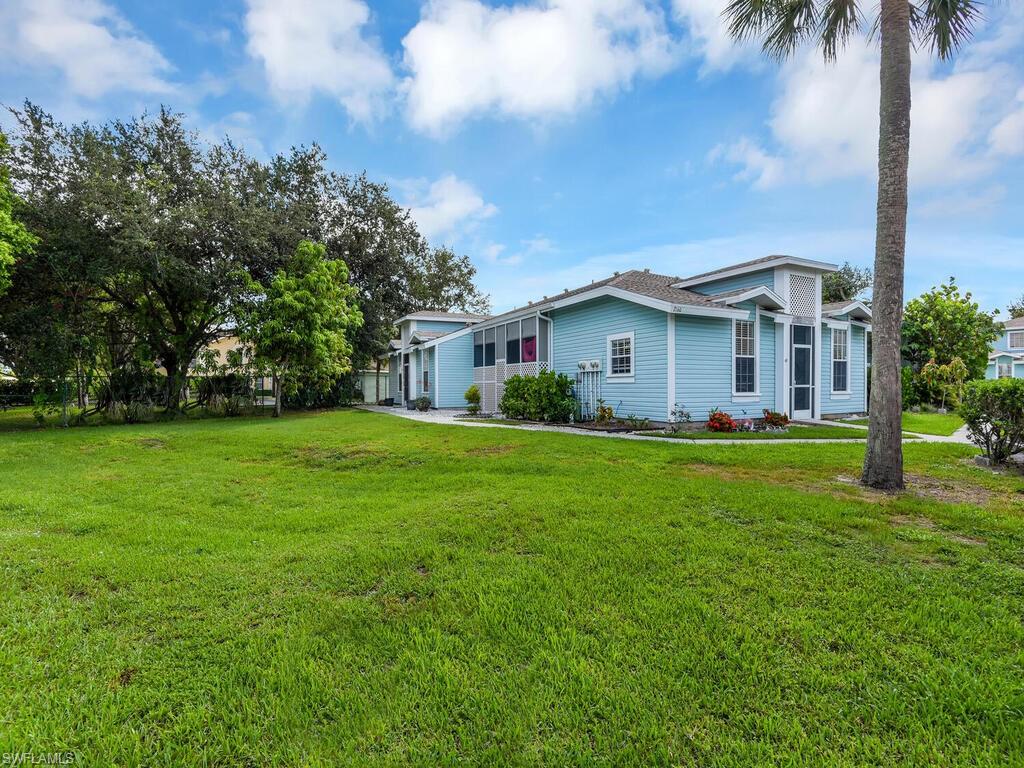 COURTYARDS AT GOLDEN GATE - Residential