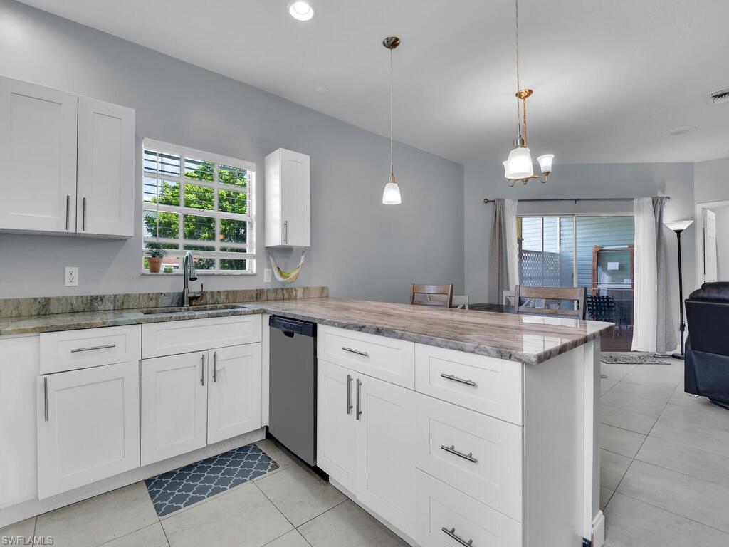 COURTYARDS AT GOLDEN GATE - Residential