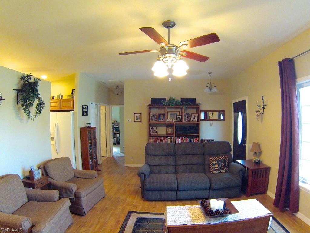 SAN CARLOS PARK - Residential