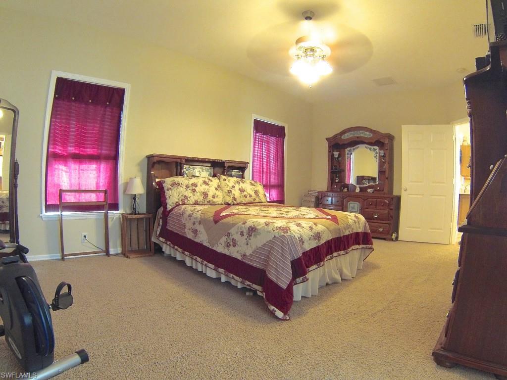 SAN CARLOS PARK - Residential