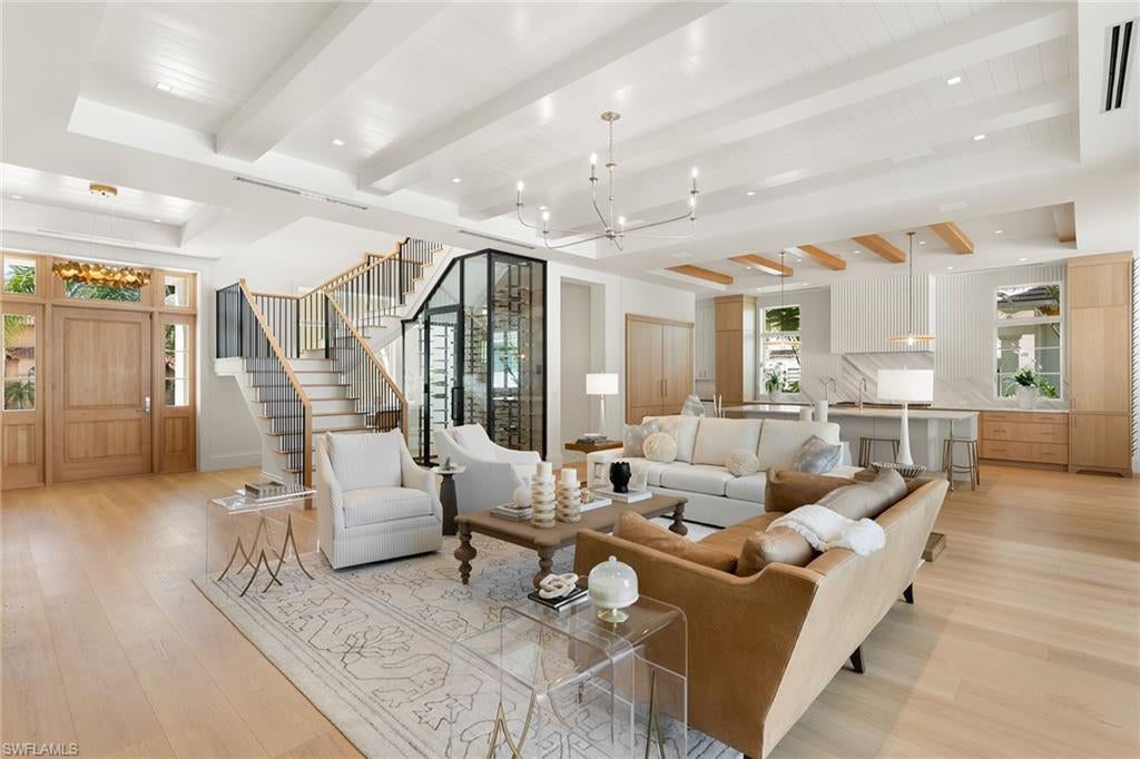 3277 Gordon DR
