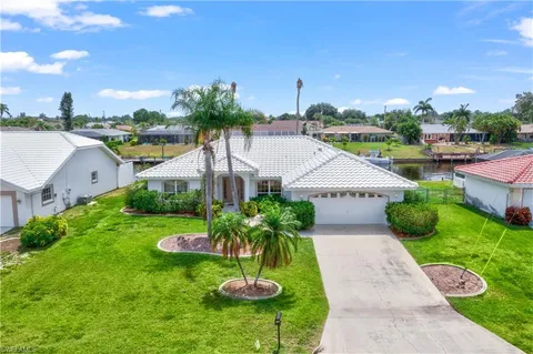 3305 SE 10th Ave, Cape Coral, FL 33904 - #: 224048868