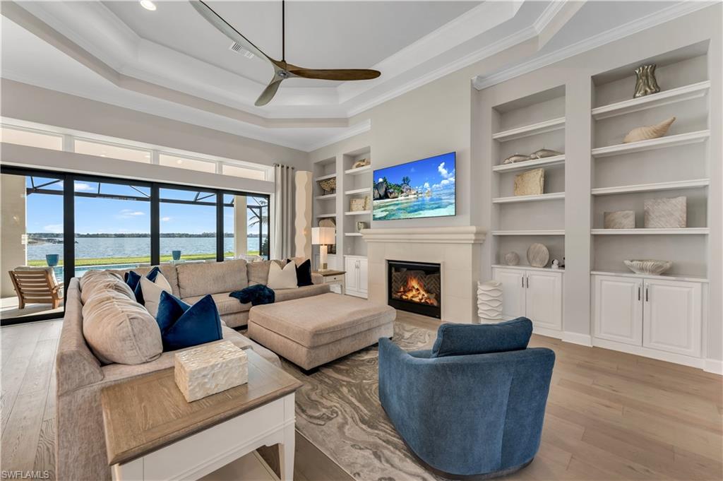 ESPLANADE LAKE CLUB - Residential