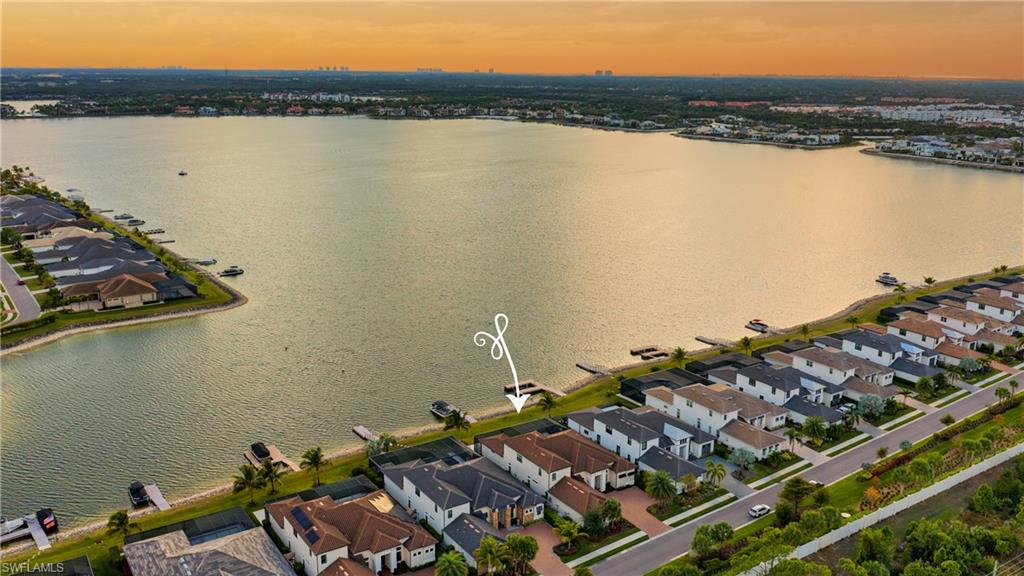 ESPLANADE LAKE CLUB - Residential