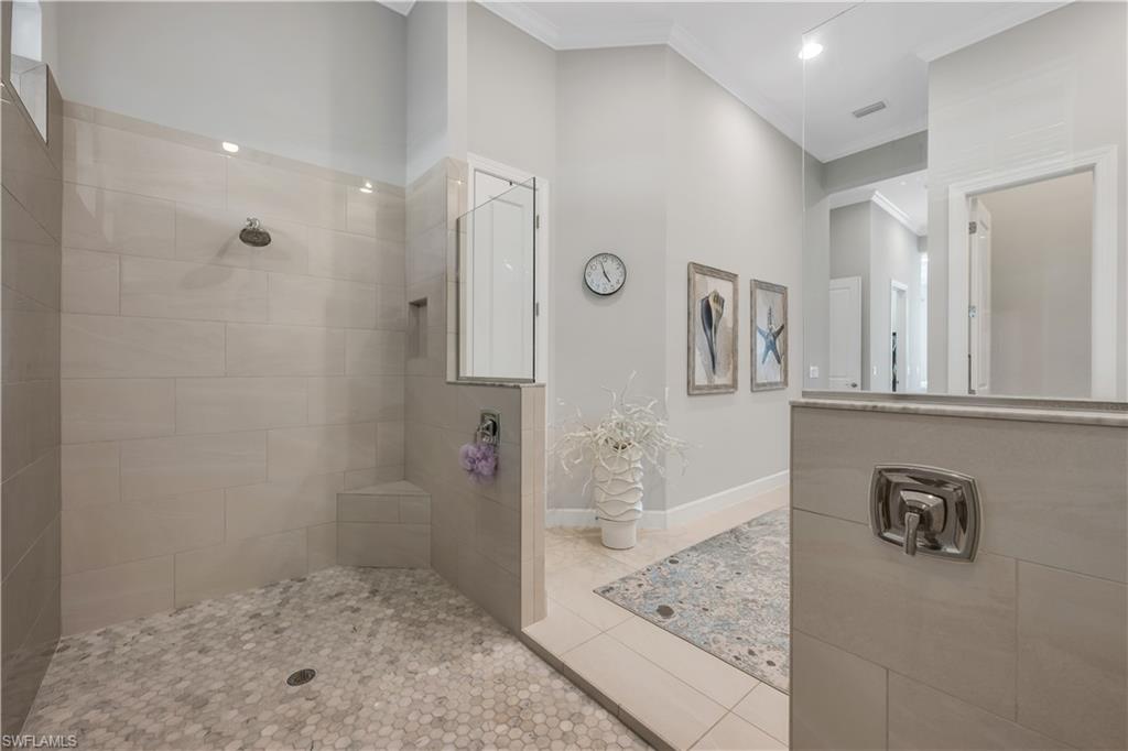 ESPLANADE LAKE CLUB - Residential