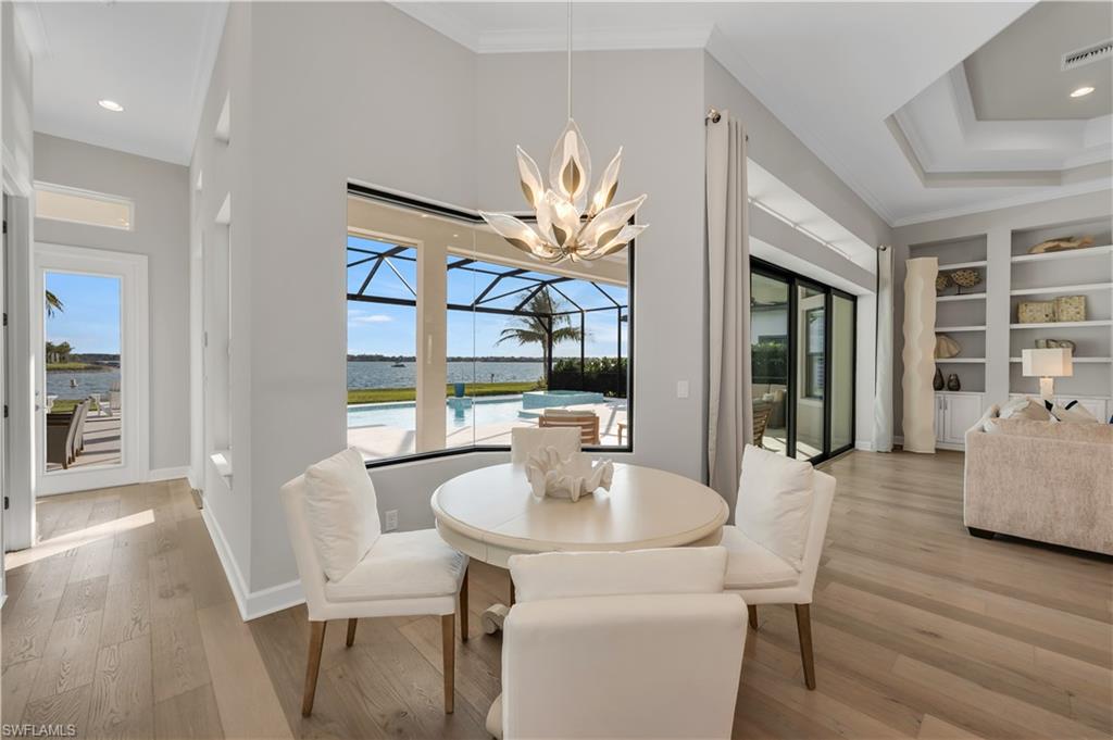 ESPLANADE LAKE CLUB - Residential