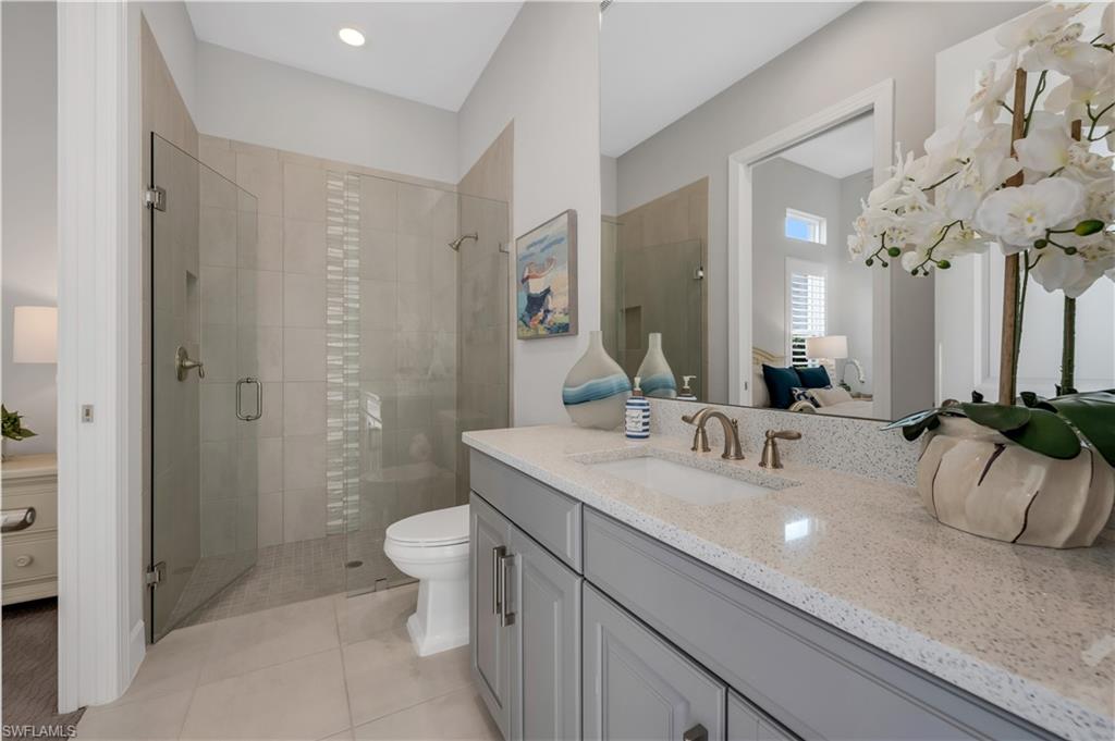 ESPLANADE LAKE CLUB - Residential