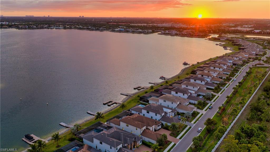 ESPLANADE LAKE CLUB - Residential