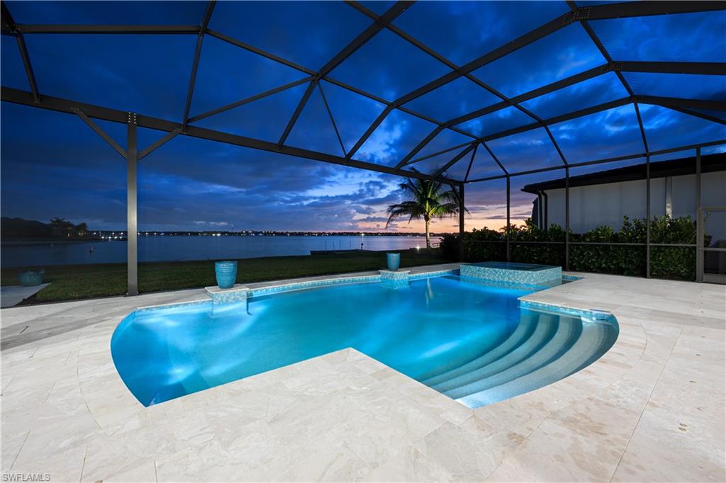 ESPLANADE LAKE CLUB - Residential