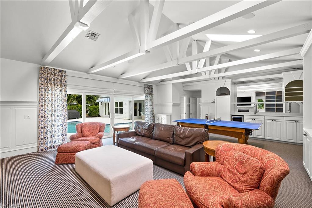 PINE RIDGE - Residential