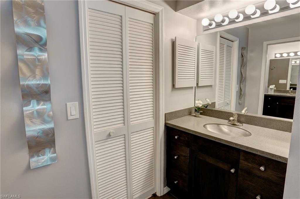 COURTSIDE COMMONS - Residential