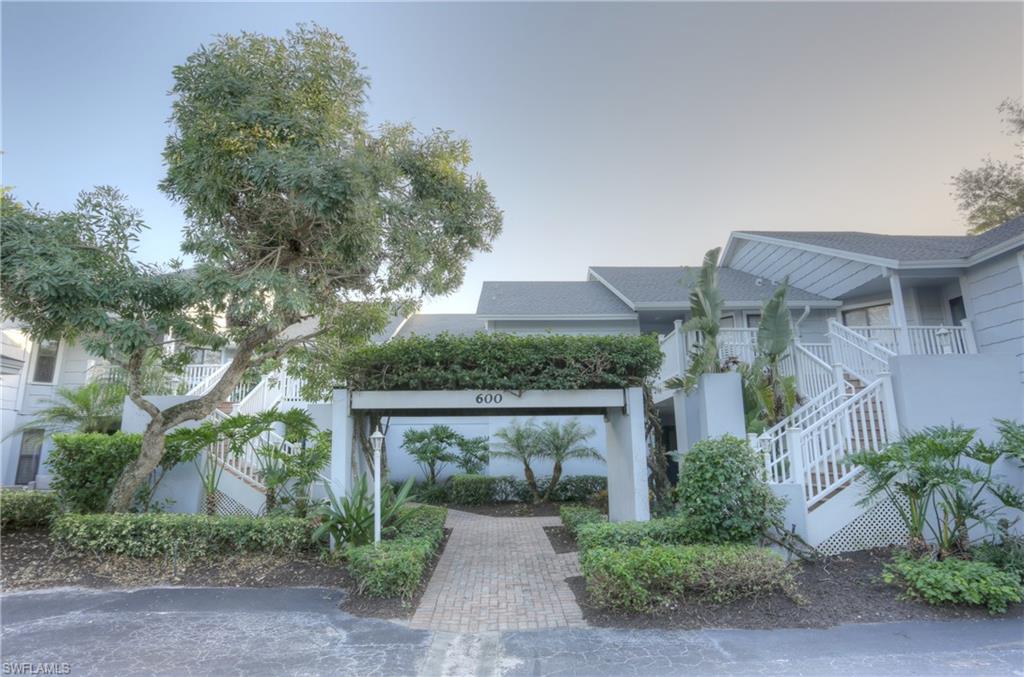 COURTSIDE COMMONS - Residential