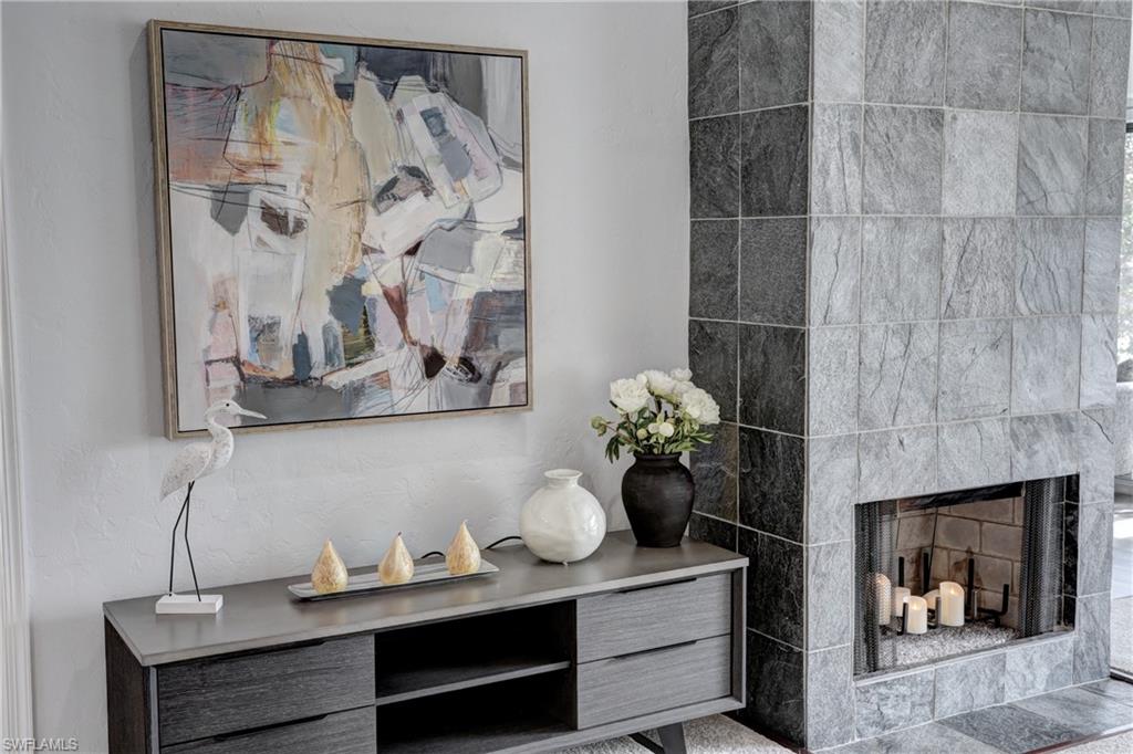 COURTSIDE COMMONS - Residential