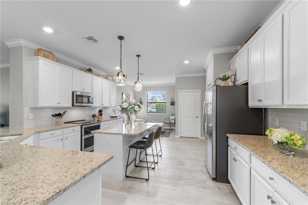 Photo of 19780 Beverly Park RD, ESTERO, FL 33928 (MLS # 225084078)