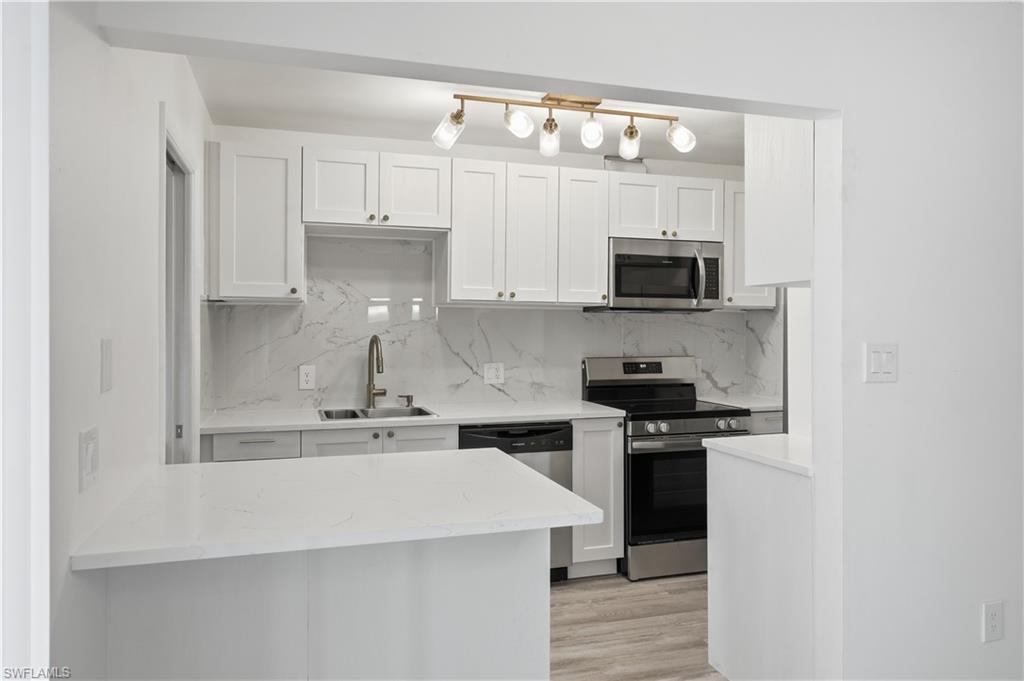 HIDDEN LAKE VILLAS - Residential