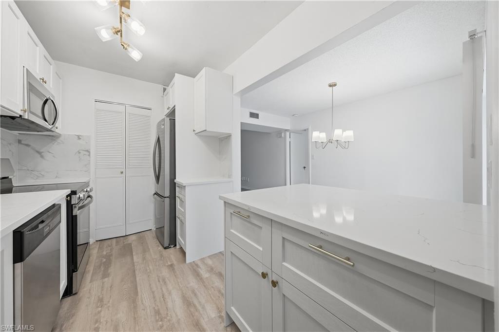 HIDDEN LAKE VILLAS - Residential