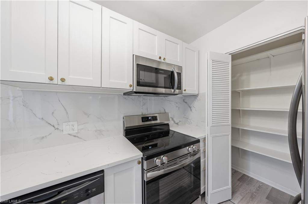 HIDDEN LAKE VILLAS - Residential