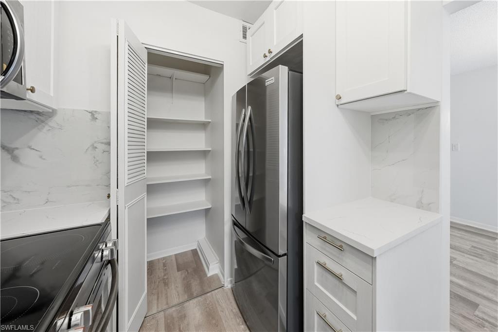 HIDDEN LAKE VILLAS - Residential