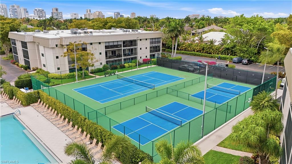 HIDDEN LAKE VILLAS - Residential