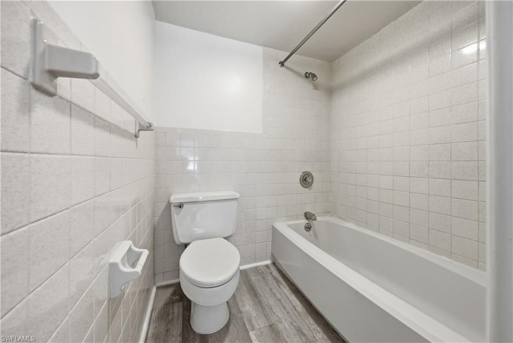 HIDDEN LAKE VILLAS - Residential