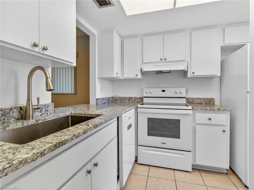 BAHIA CONDO - Residential