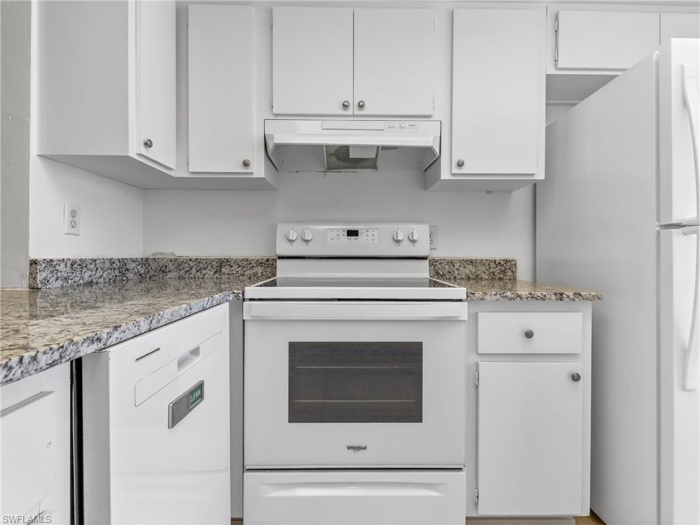 BAHIA CONDO - Residential