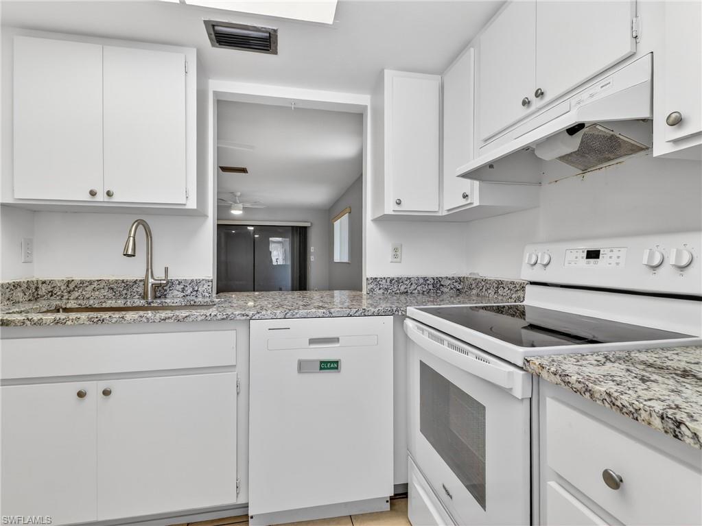 BAHIA CONDO - Residential