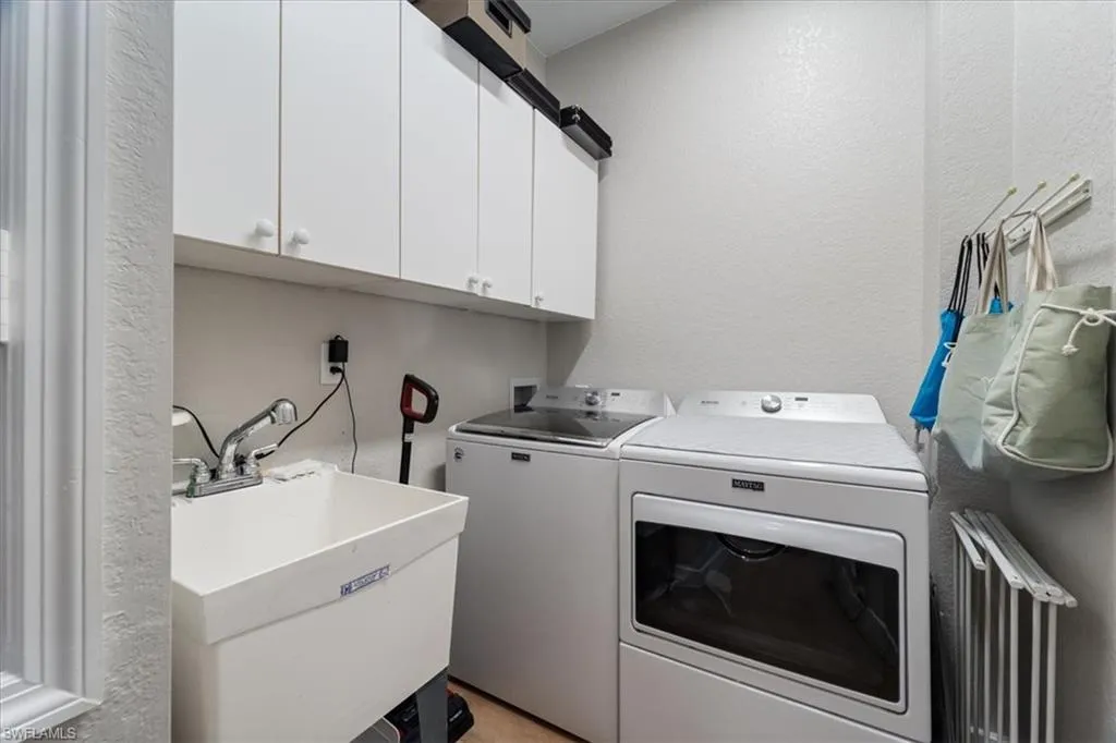 Bonita Springs, Florida 34134, United States, 3 Bedrooms Bedrooms, ,3 BathroomsBathrooms,Residential,Active,83868