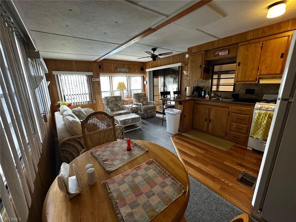 CORKSCREW WOODLANDS - Residential