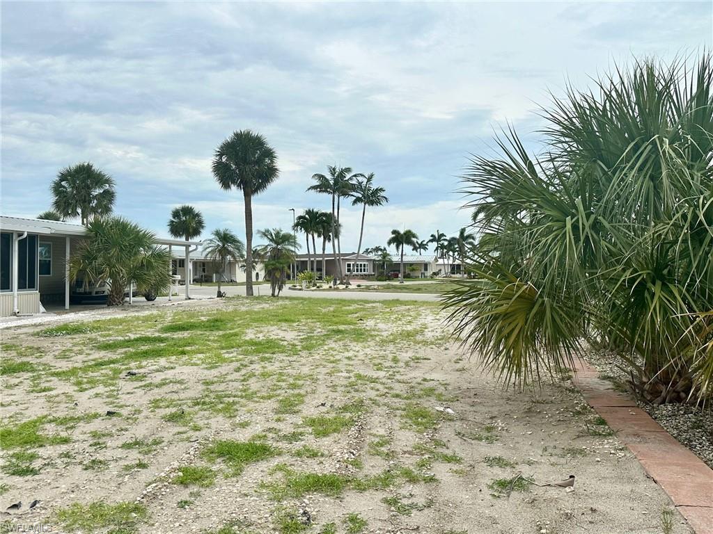 BAYSIDE ESTATES - Land