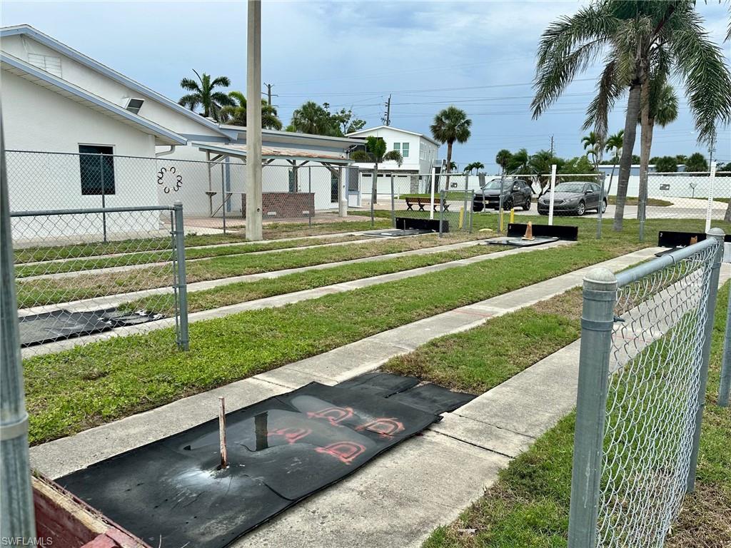 BAYSIDE ESTATES - Land