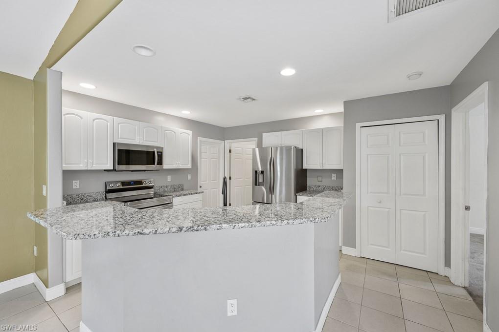 FORT MYERS SHORES - Residential