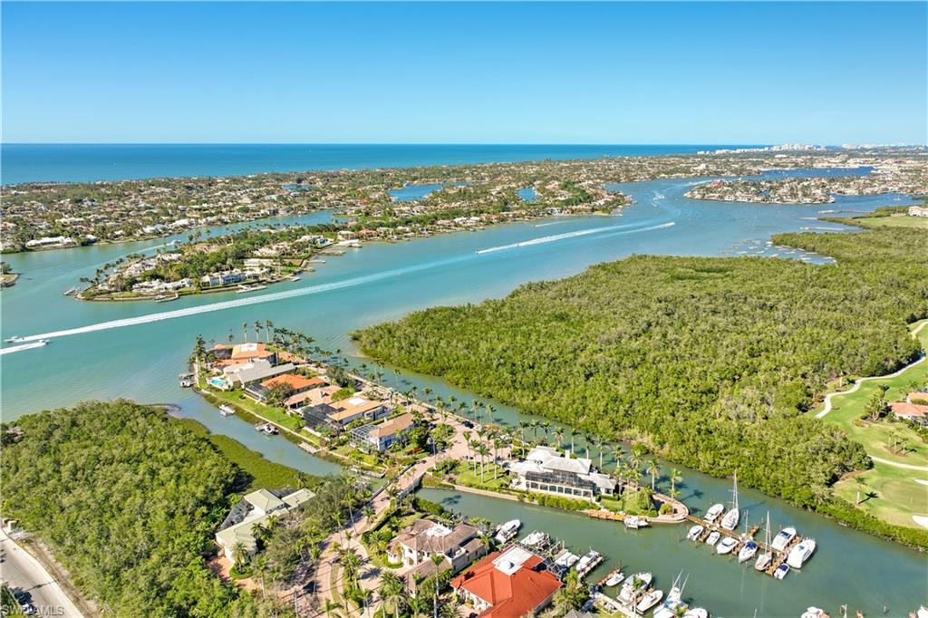 SOUTHPOINTE YACHT CLUB - Residential